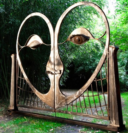 amazing heart shape gate